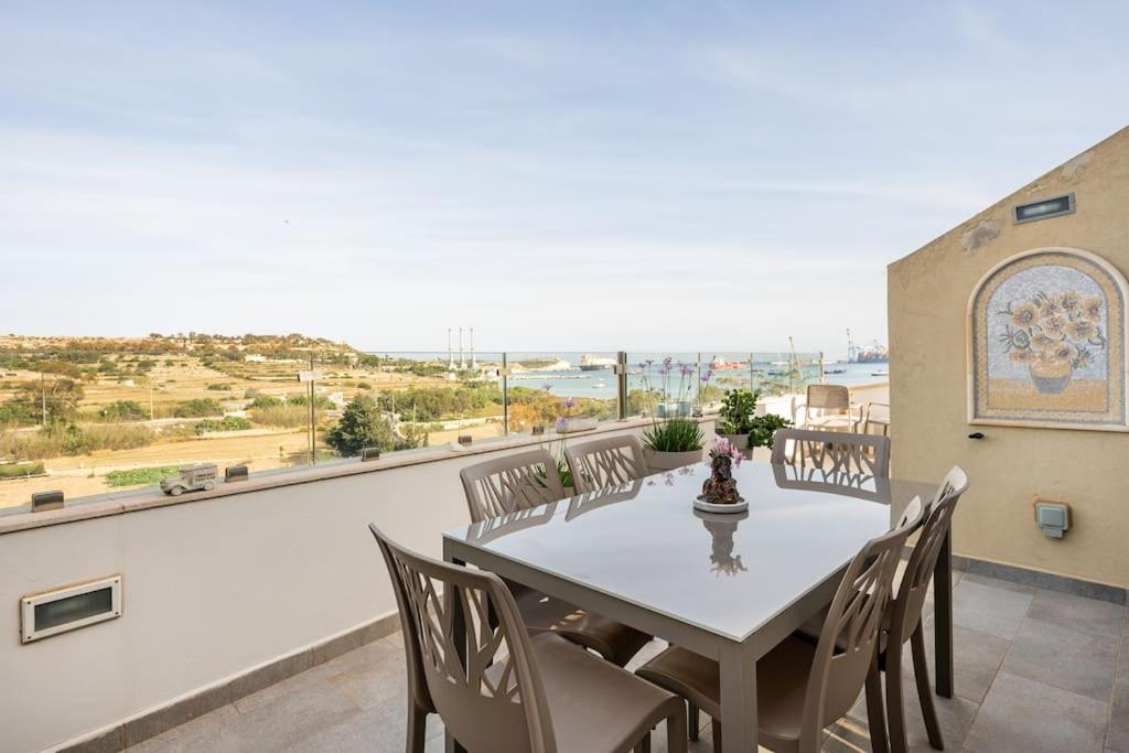Seagull Penthouse Marsaxlokk Apartment Ngoại thất bức ảnh