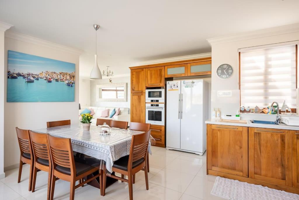 Seagull Penthouse Marsaxlokk Apartment Ngoại thất bức ảnh