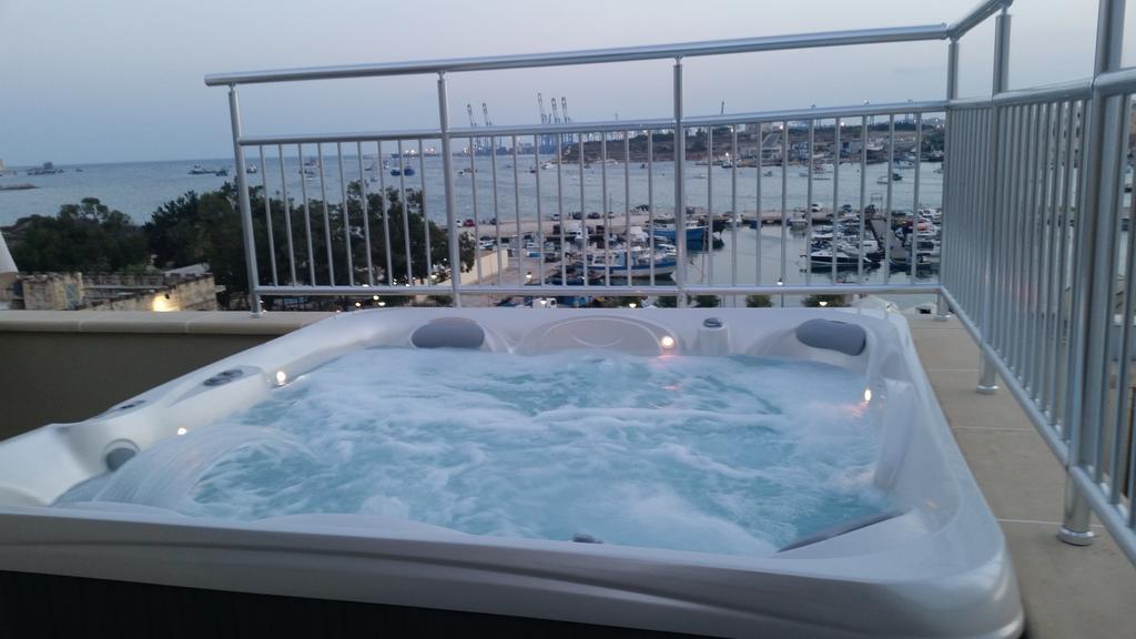 Seagull Penthouse Marsaxlokk Apartment Ngoại thất bức ảnh